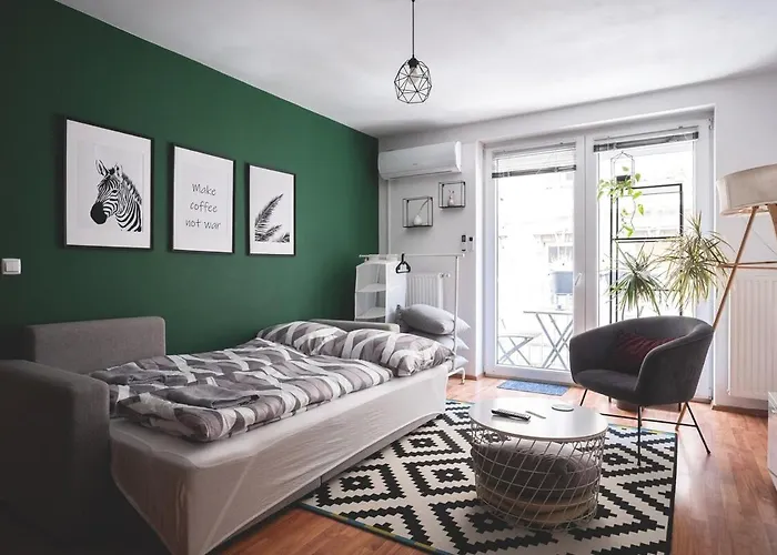 Cozy & Colorful Downtown Escape Budapesta