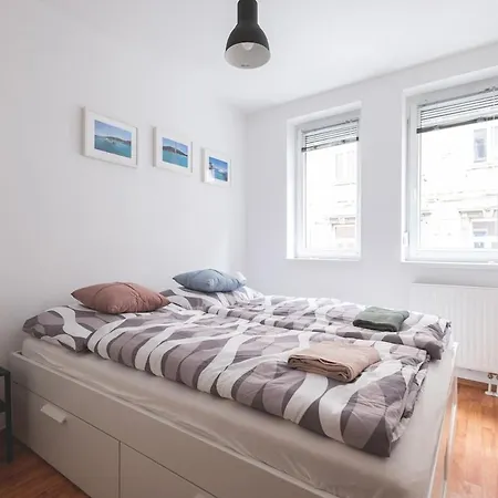 Cozy & Colorful Downtown Escape Apartamento