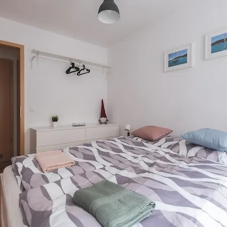 Apartment Cozy & Colorful Downtown Escape
