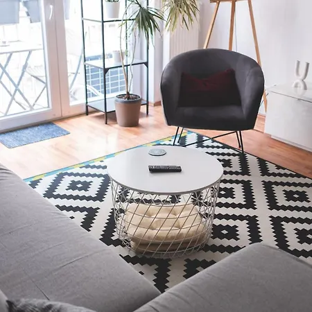 Cozy & Colorful Downtown Escape Apartamento